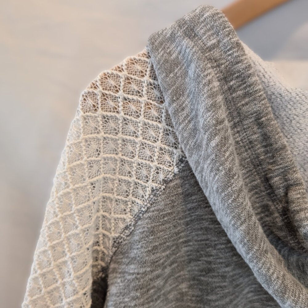 Mystree Lace Shoulder Distressed Hem Hoodie - Picture 4 of 7